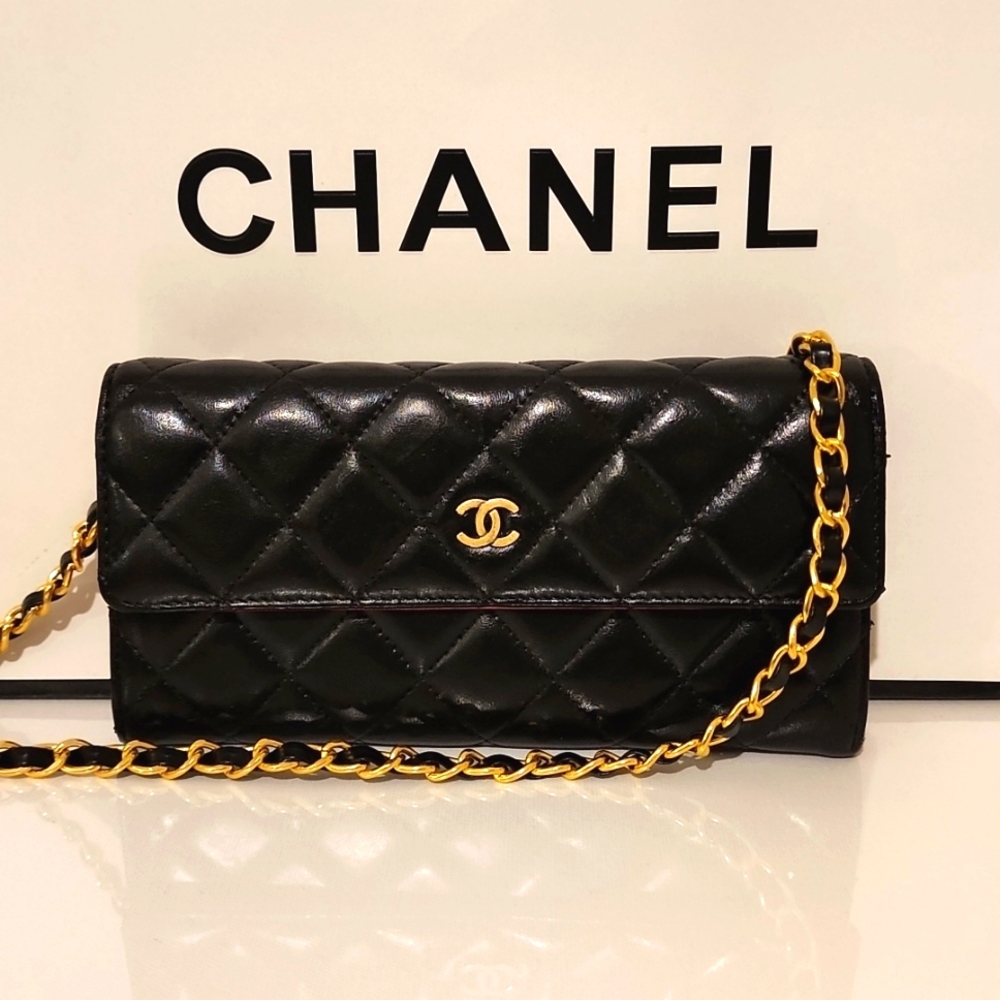 Chanel Matelasse Flap Crossbody Purse Wallet WOC Black Pink